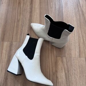 Prettylittle thingWhite Ankle Boots for Women